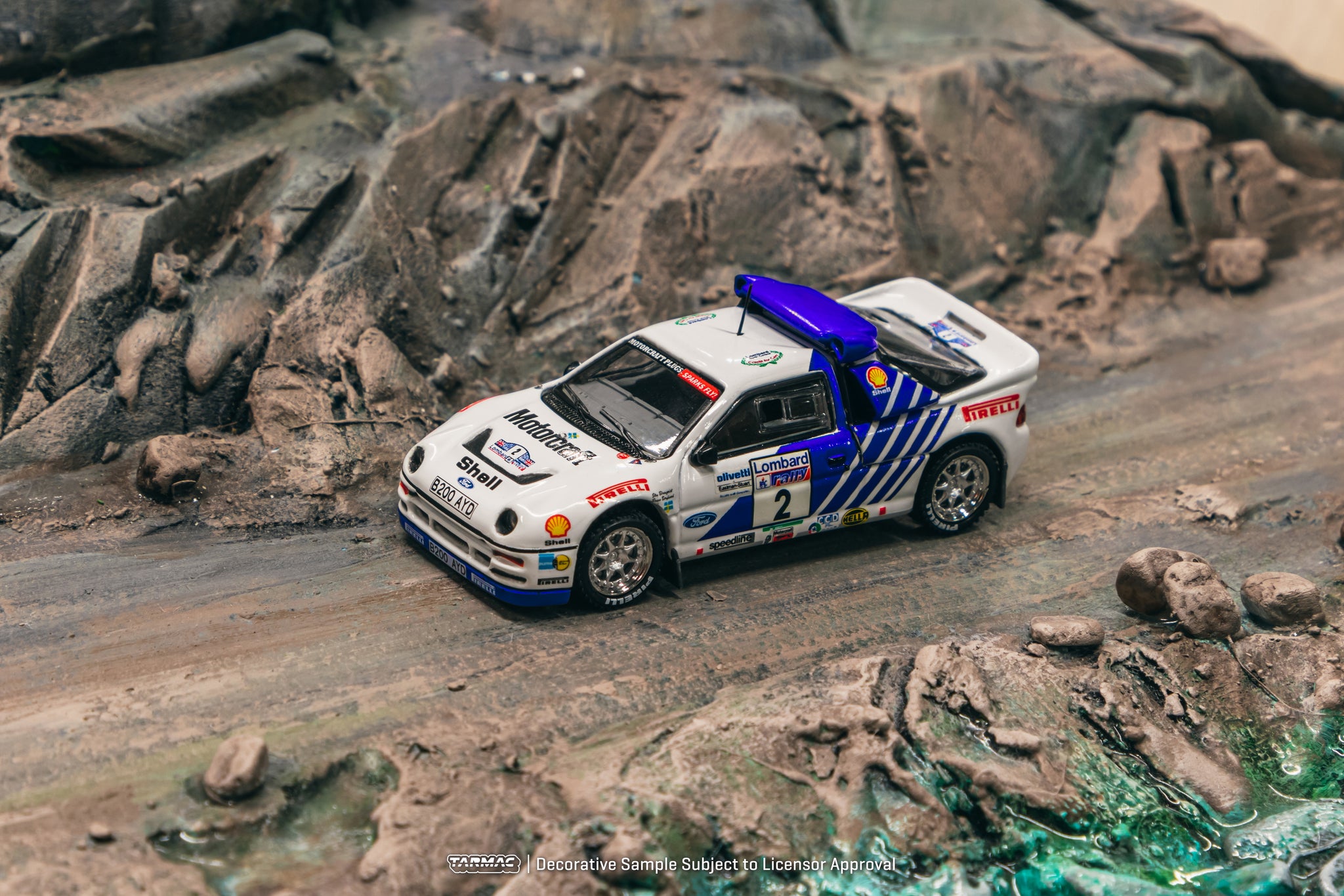 Pre-Order) 1:64 1986 Lombard RAC Rally -- #2 Ford RS200 -- Tarmac Wor