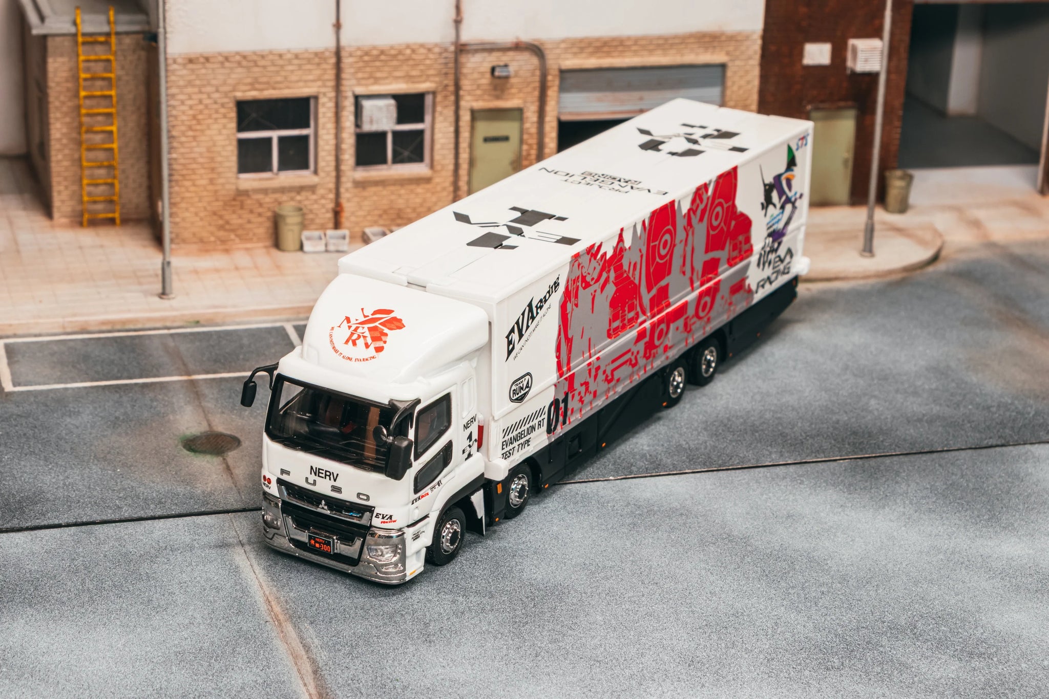 1:64 Mitsubishi Fuso Super Great -- EVA Racing - White-- Tarmac Works