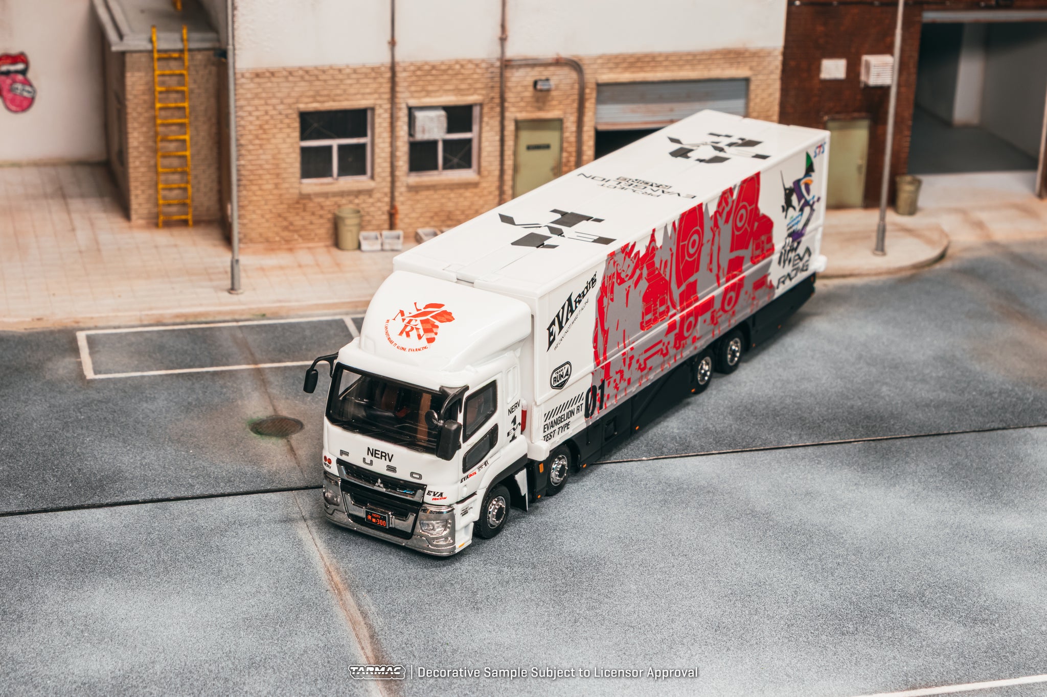Pre-Order) 1:64 Mitsubishi Fuso Super Great -- EVA Racing -- Tarmac W