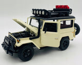 1:24 Toyota FJ40 Land Cruiser Hard Top -- Beige -- MotorMax: Off Road