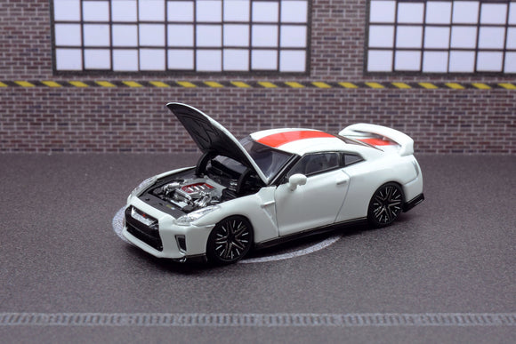 1:64 Nissan GT-R (R35) 50th Anniversary -- Brilliant White Pearl -- Motorhelix