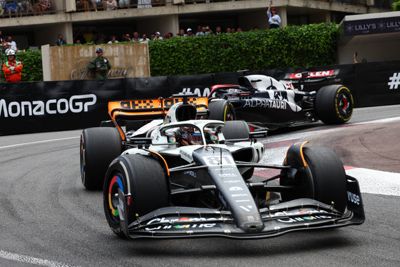 (Pre-Order) 1:18 2023 Oscar Piastri -- Monaco GP -- McLaren MCL60 -- Spark F1