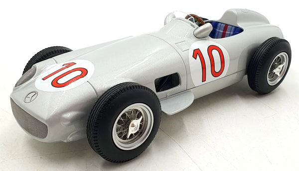 Schuco Studio Mercedes Benz W 196 Fangio Milka limitée mécanique tole 1 Schuco Studio Mercedes Benz W 196 Fangio Milka limitée mécanique tole 1
