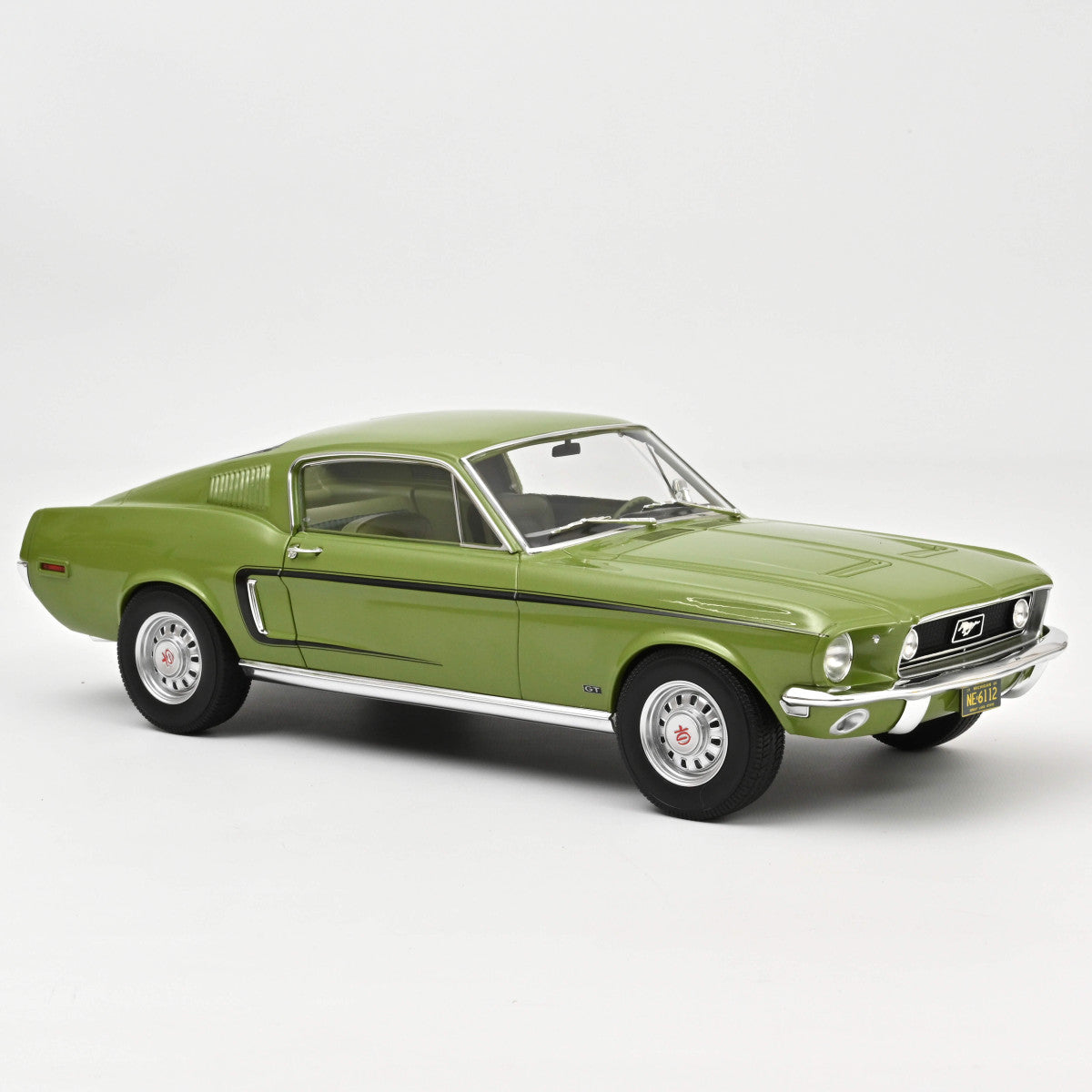 Norev 122704 Ford Mustang Fastback GT 1968 Lime Gold métallisé 1/12
