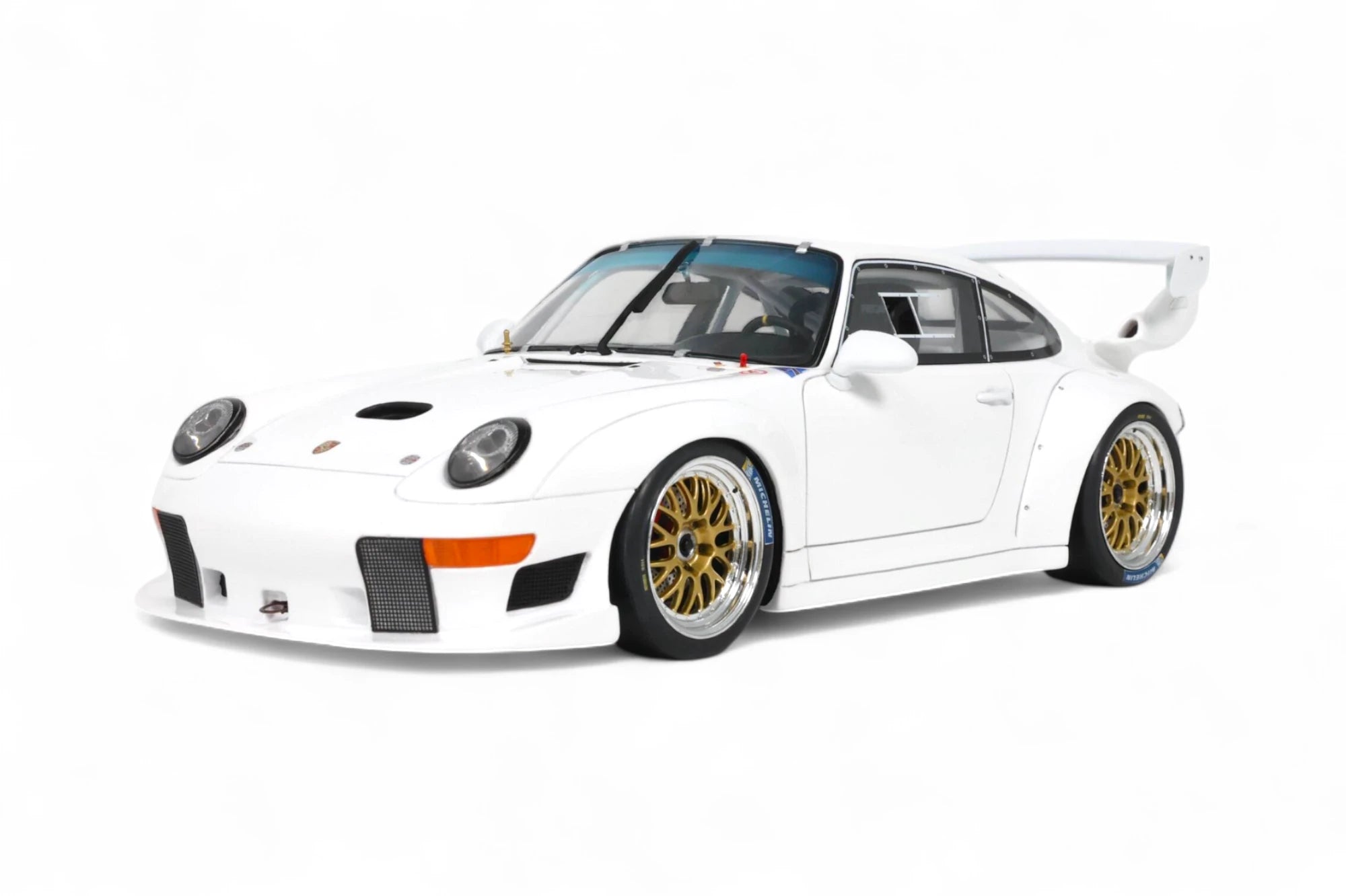 1:18 Porsche 911 (993) GT2 Evo -- White -- GT Spirit GT532 1:18 Porsche 911 (993) GT2 Evo -- White -- GT Spirit GT532