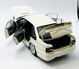 1:18 Holden VN Commodore SS Group A -- Alpine White -- Biante