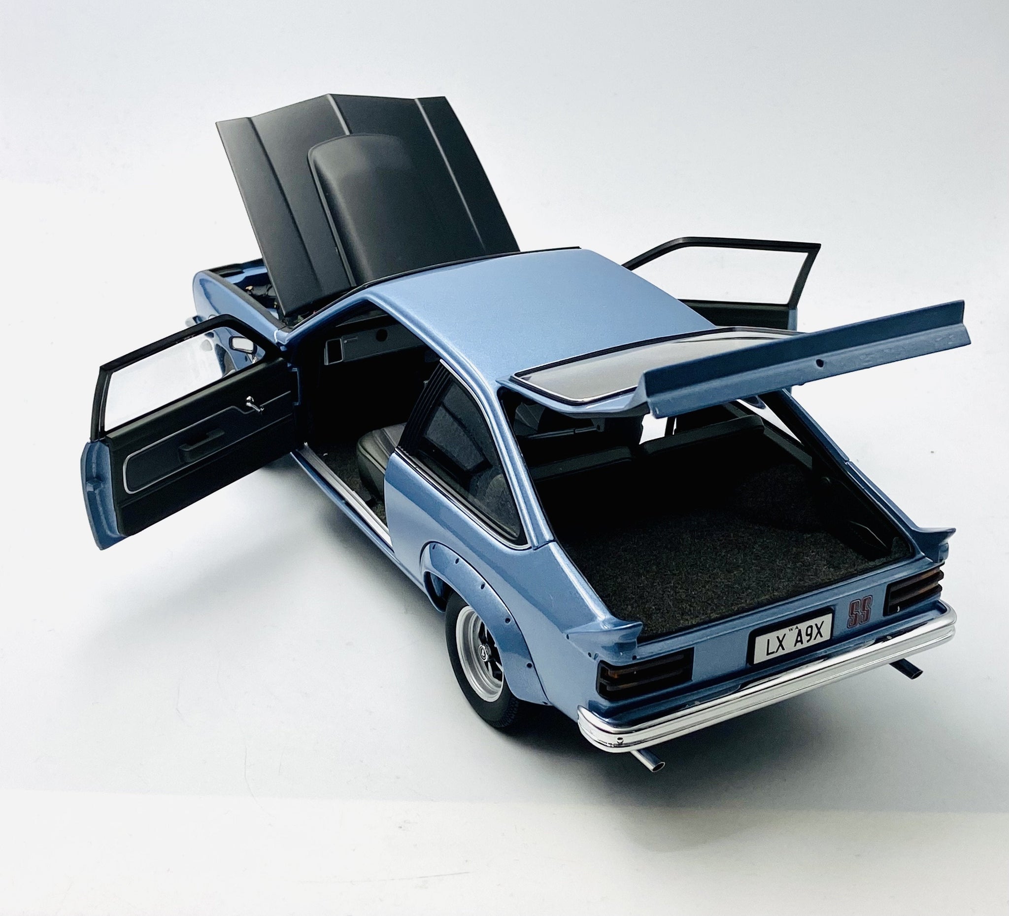 1:18 Holden LX Torana SS A9X -- Atlantis Blue -- Biante