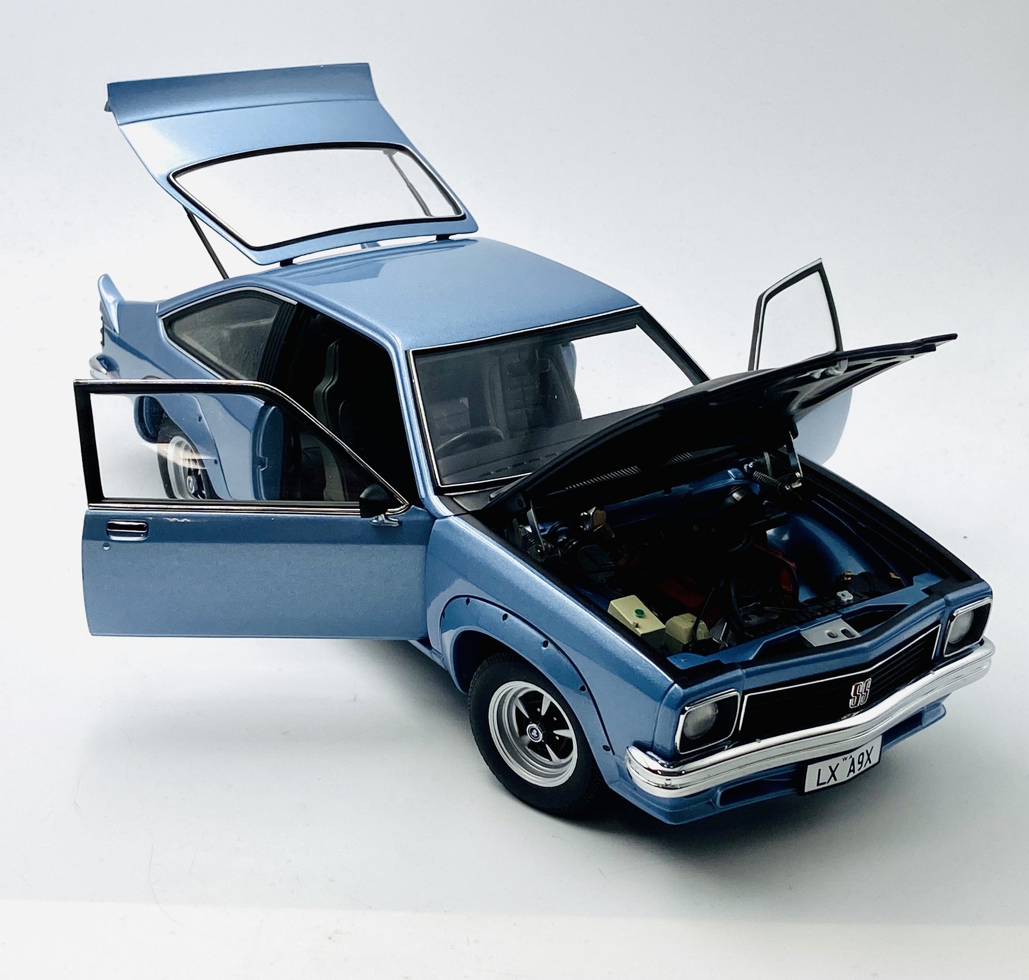 1:18 Holden LX Torana SS A9X -- Atlantis Blue -- Biante