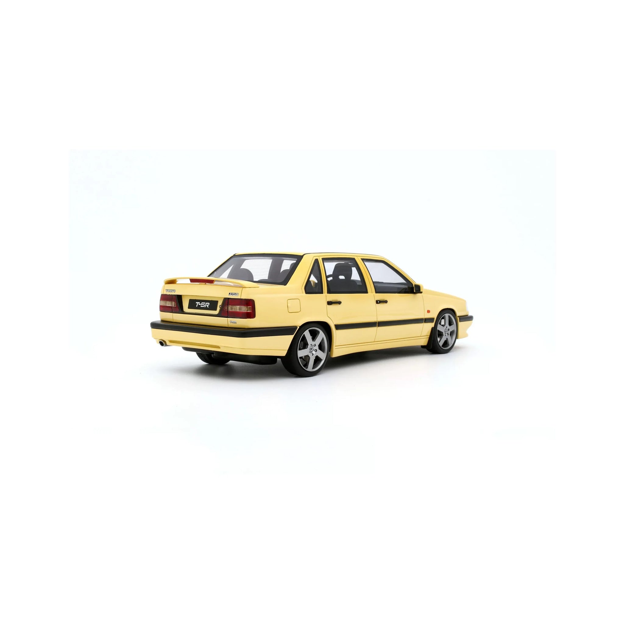 1:18 Volvo 850 T-5R 1996 -- Cream Yellow -- Ottomobile OT1222