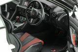(Pre-Order) 1:18 Nissan GTR NISMO (R35) Special Edition 2022 -- Brilliant White Pearl -- Motorhelix M83526