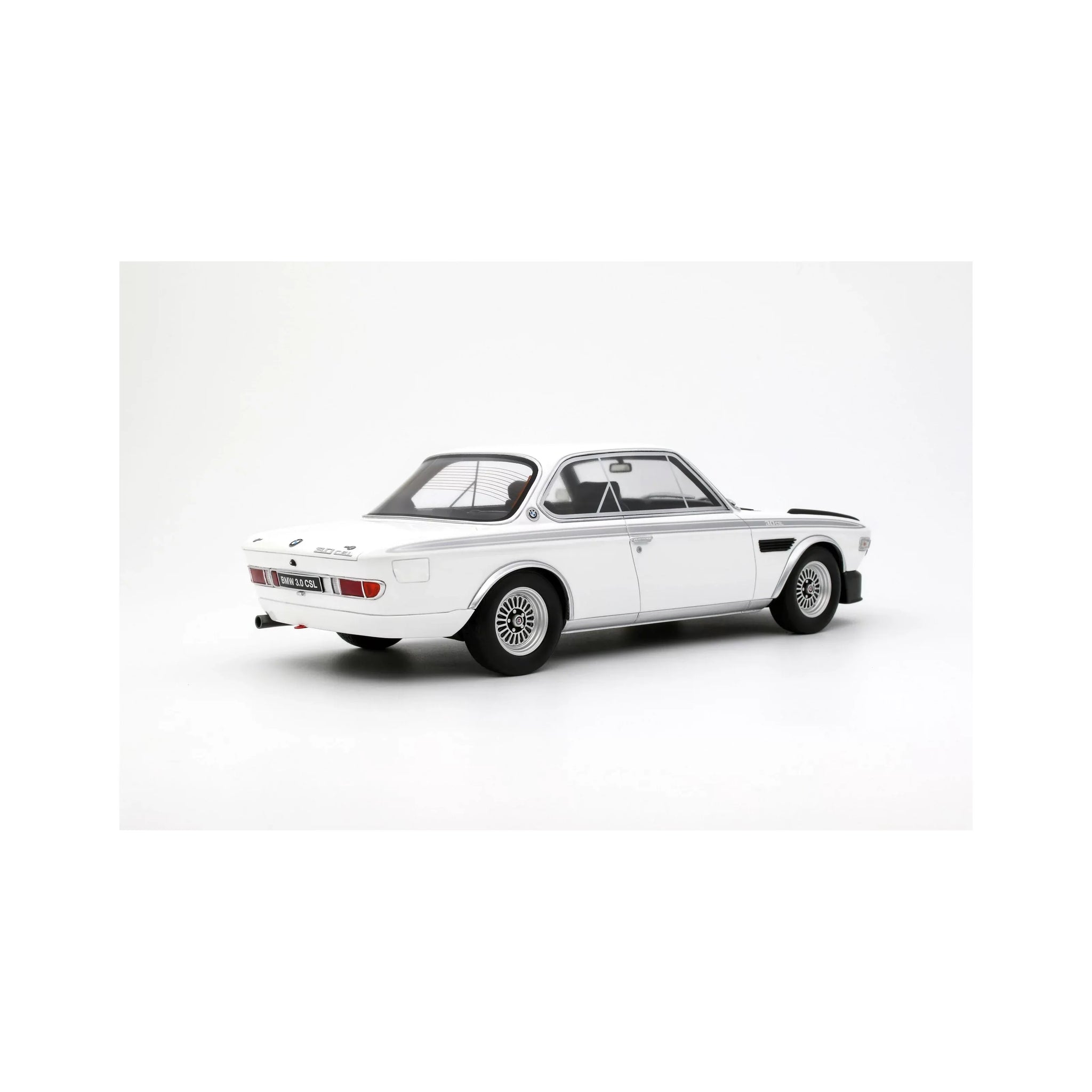 1/18 BMW 3.0 CSI（E9）クーペ 1972 ホワイト 希少美品 1:18 BMW 3.0 CSL Coupe 1972 -- White -- Ottomobile OT1145