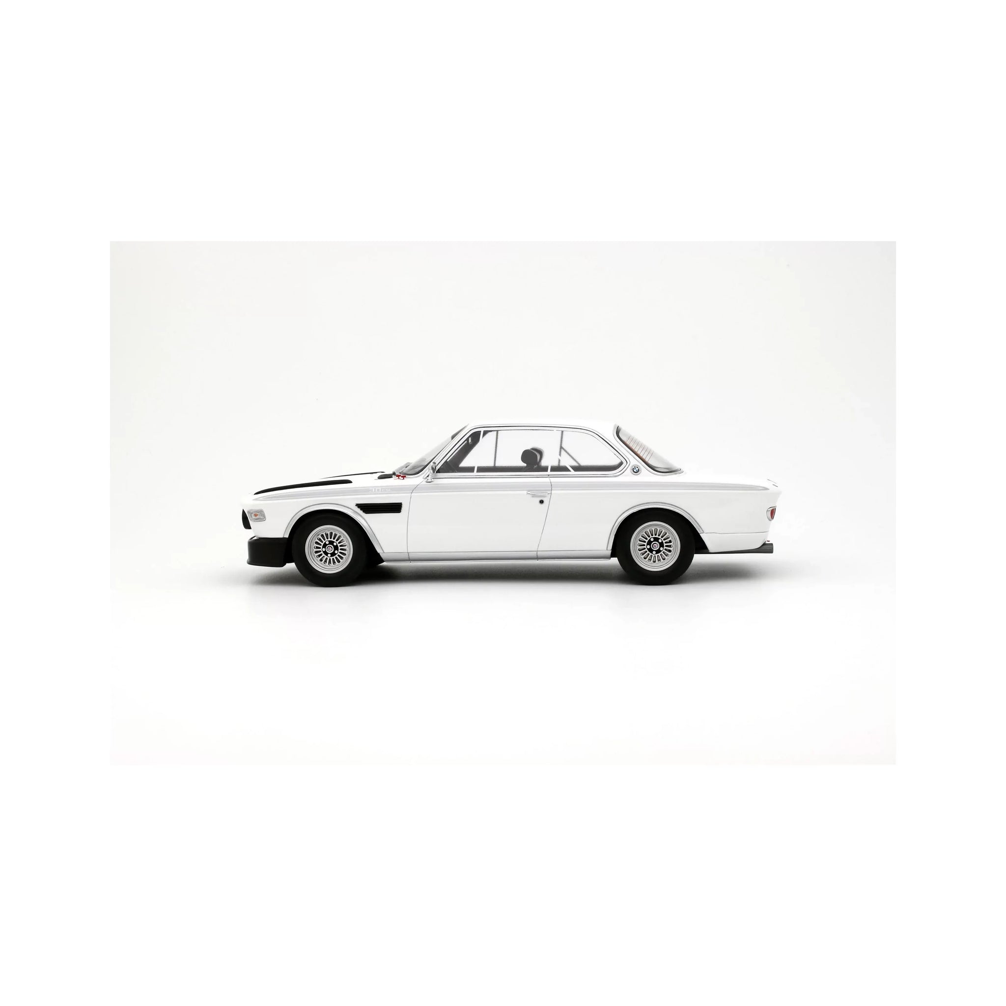 1:18 BMW 3.0 CSL Coupe 1972 -- White -- Ottomobile OT1145 1:18 BMW 3.0 CSL Coupe 1972 -- White -- Ottomobile OT1145