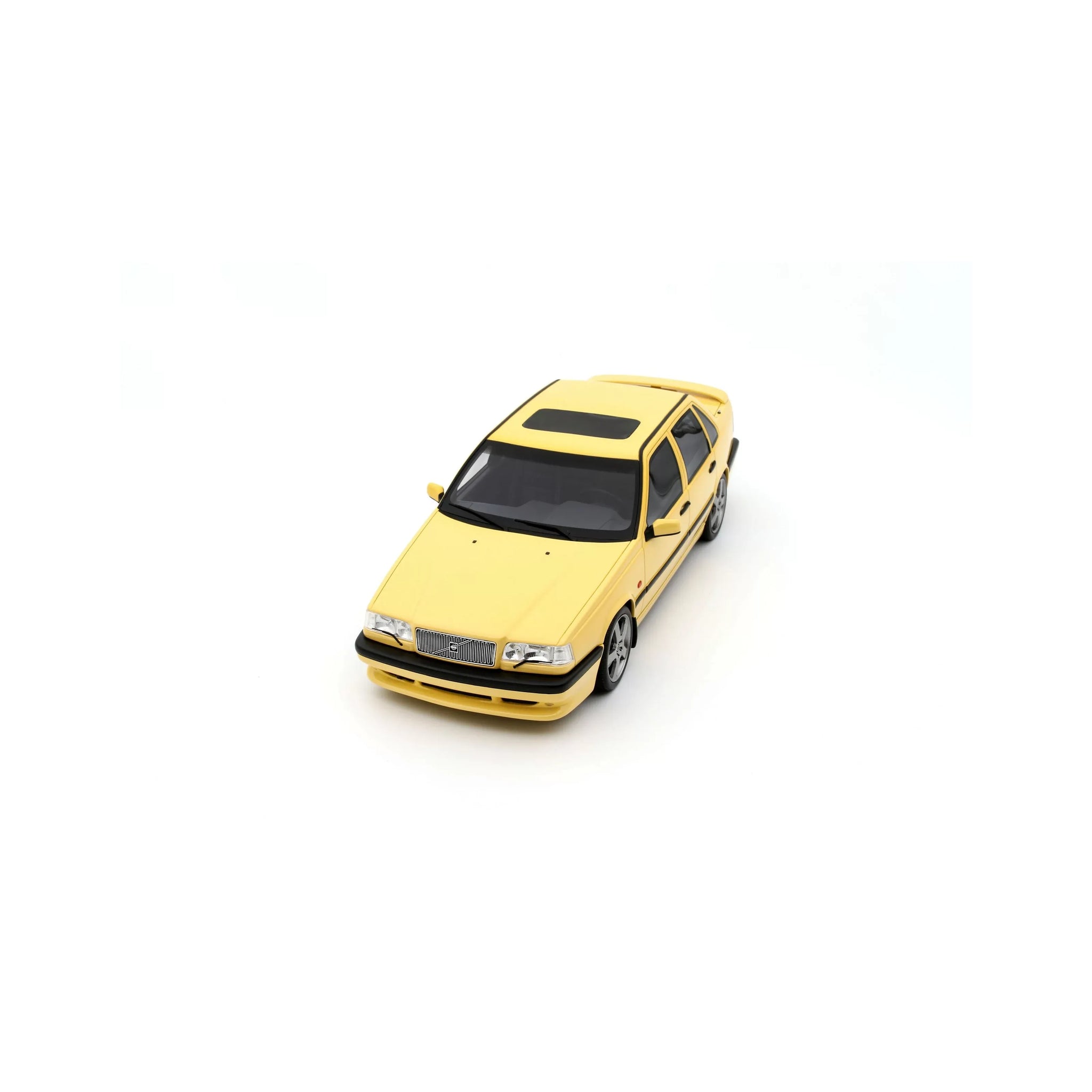 1:18 Volvo 850 T-5R 1996 -- Cream Yellow -- Ottomobile OT1222