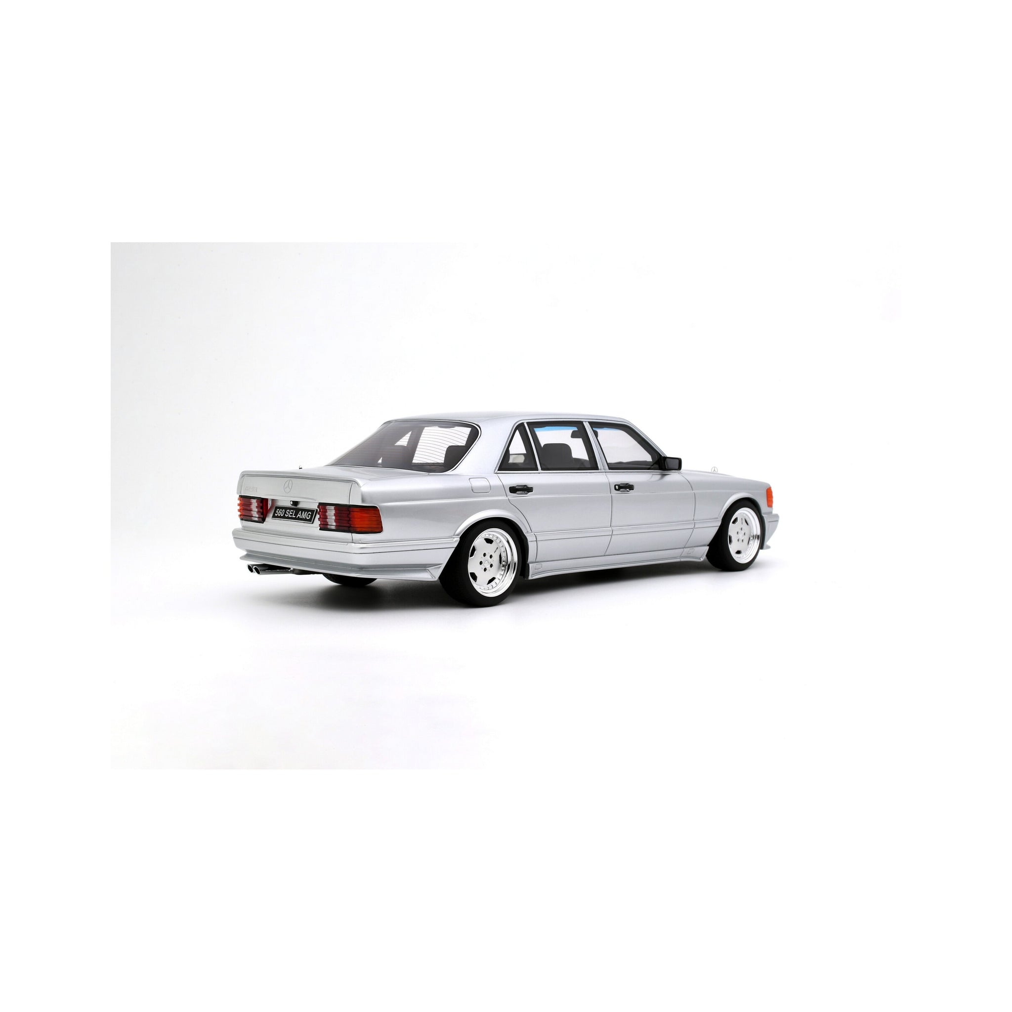 Pre-Order) 1:18 Mercedes-Benz 560 (W126) 6.0 SEL AMG -- Brilliant Sil