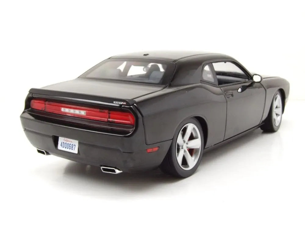 1:18 2009 Dodge Challenger SRT8 -- NCIS Black -- Greenlight/Highway 61