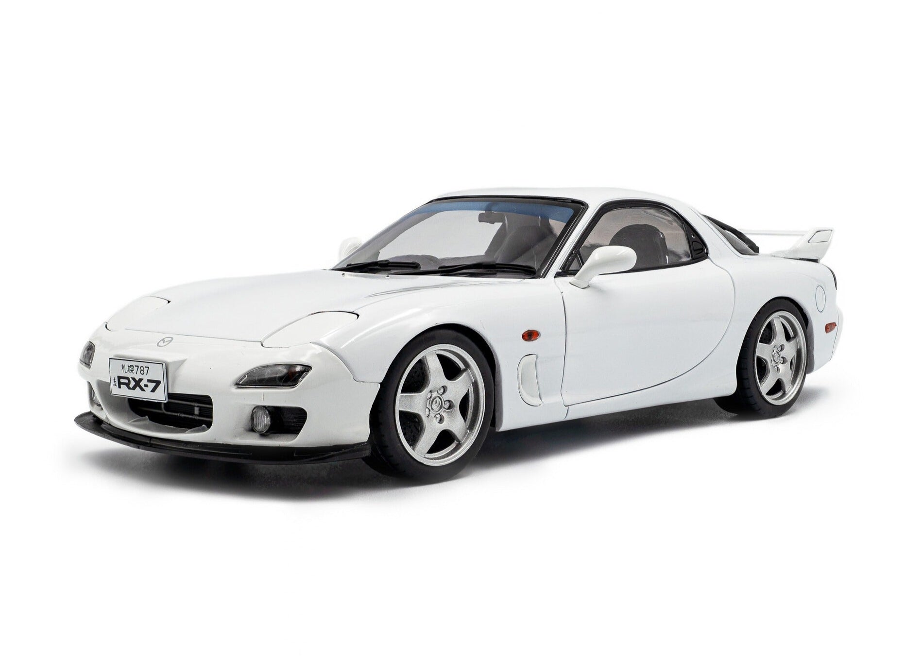 Biante 1/18 マツダRX―7MAZDA RX-7 PLAIN BODY 1/18 Mazda RX-7 RX