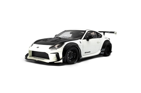 1:18 Toyota GR86 PANDEM Rocket Bunny 2024 -- White/Black -- Solido