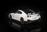 (Pre-Order) 1:18 Nissan GTR NISMO (R35) Special Edition 2022 -- Brilliant White Pearl -- Motorhelix M83526