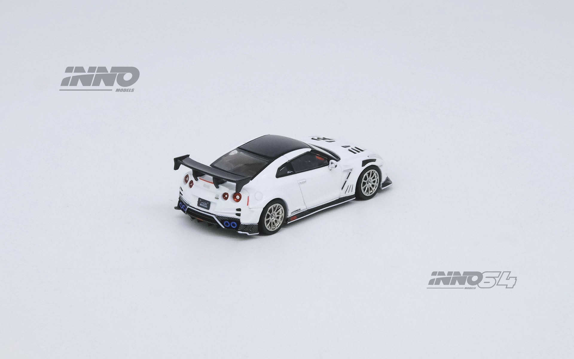 1:64 Nissan GT-R (R35) TOP SECRET -- White Tokyo Auto Salon 2021 -- IN
