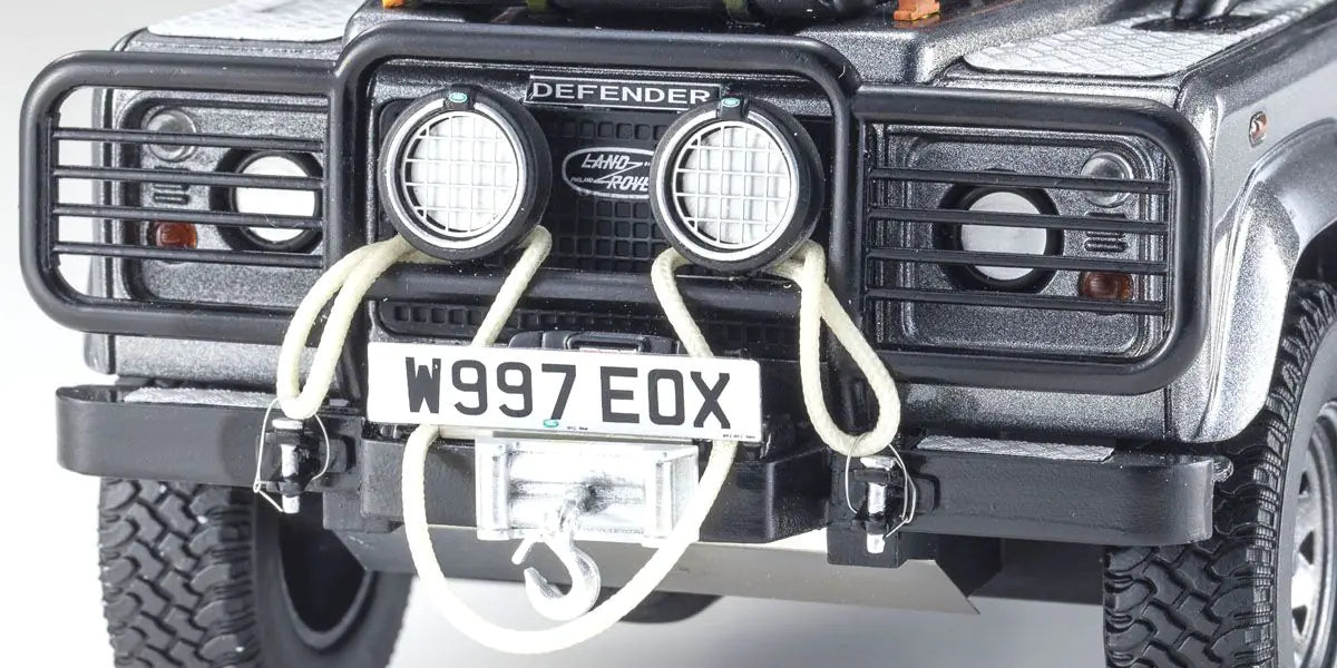 価格変更1/18 京商 ディフェンダー ムービーエディション トゥームレイダー 1/18 Kyosho Land Rover Defender Tomb Raider Movie Edition