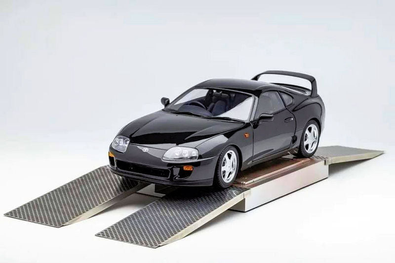 Pre-Order) 1:18 Toyota Supra A80 w/Car Lift -- Black -- LCD Models