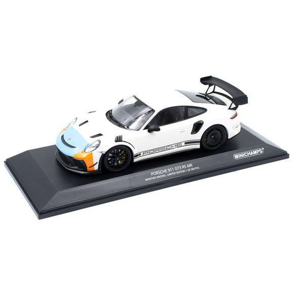 1:18 Porsche 911 GT3 RS MR Manthey Racing -- White -- Minichamps