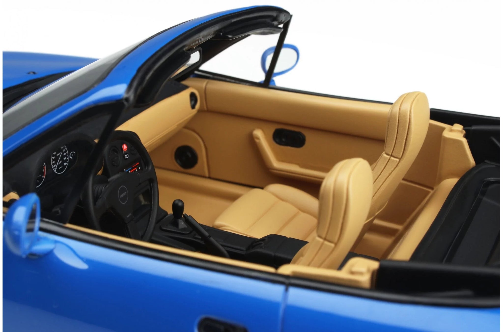 Mazda MX-5 ダークブルー 1/18スケール s-l400.jpg