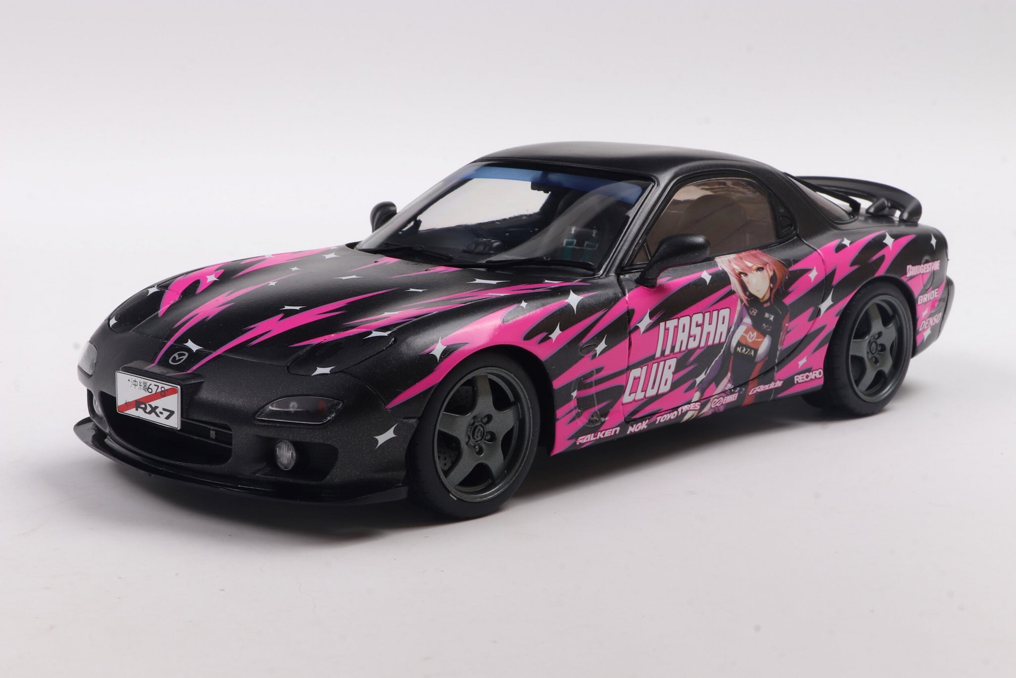 1:18 Mazda RX7 (FD3RS) Solido Wroks -- Itasha Club Black/Pink -- Solid