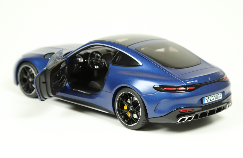 1:18 Mercedes-Benz AMG GT63 Coupe -- Spectral Blue -- NZG