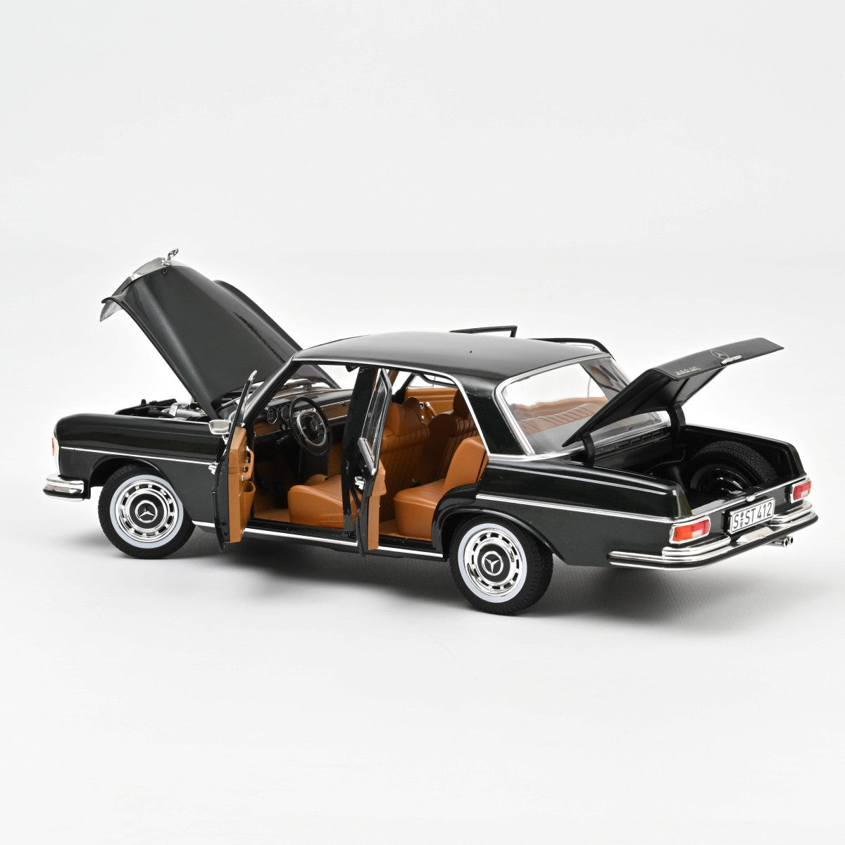 1:18 1968 Mercedes-Benz 280 SE -- Pine Green Metallic -- Norev