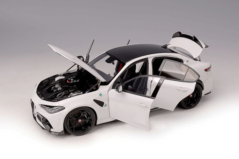 1:18 Alfa Romeo Giulia GTA -- Bianca Trofed White -- Motorhelix