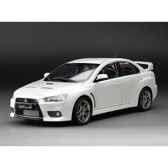 1:18 Mitsubishi Lancer Evo X (10) 2007 -- White -- Sunstar