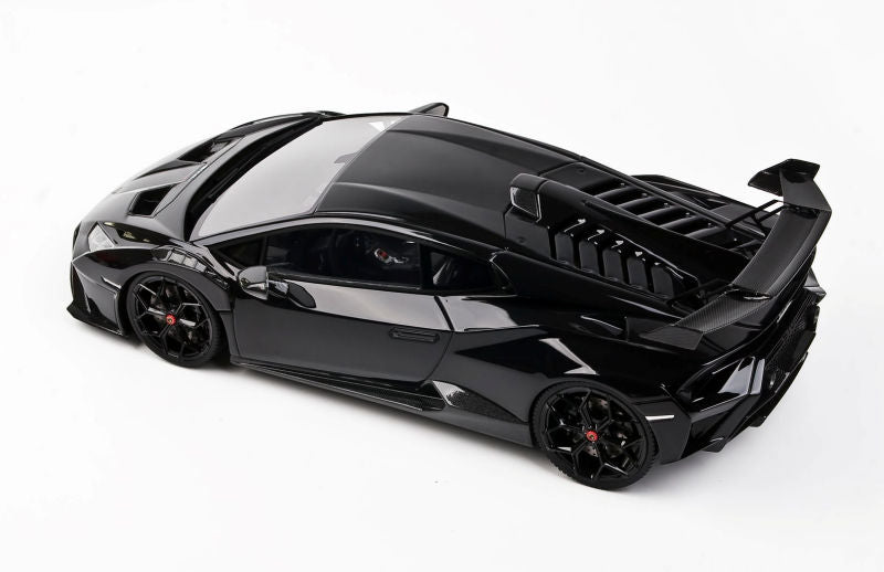 1:18 Lamborghini Huracan STO Novitec -- Black -- Runner