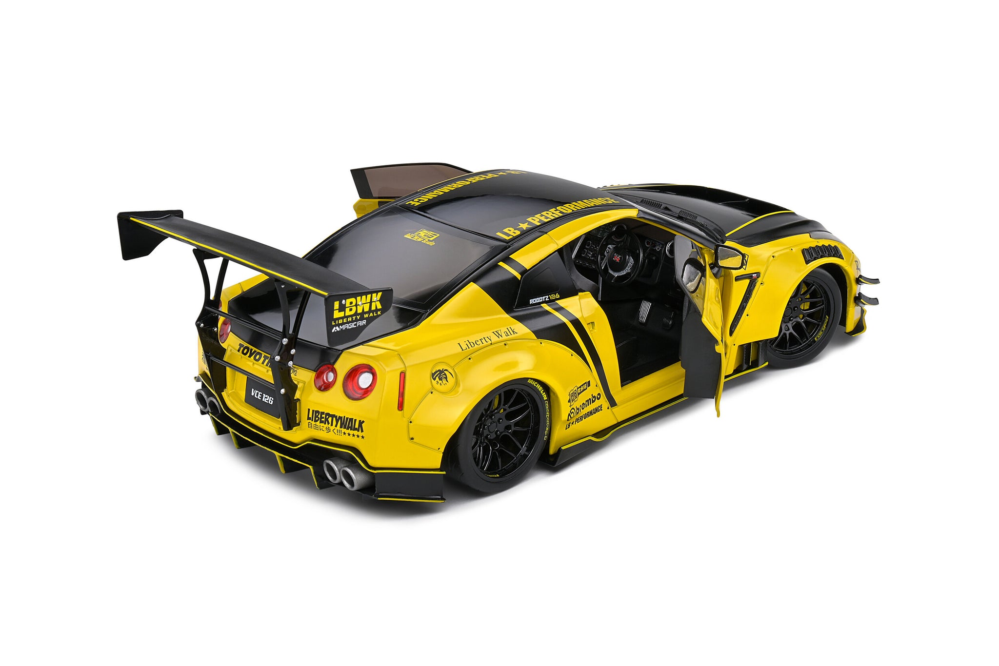 1:18 Nissan R35 GTR Liberty Walk 2.0 -- Yellow/Black -- Solido