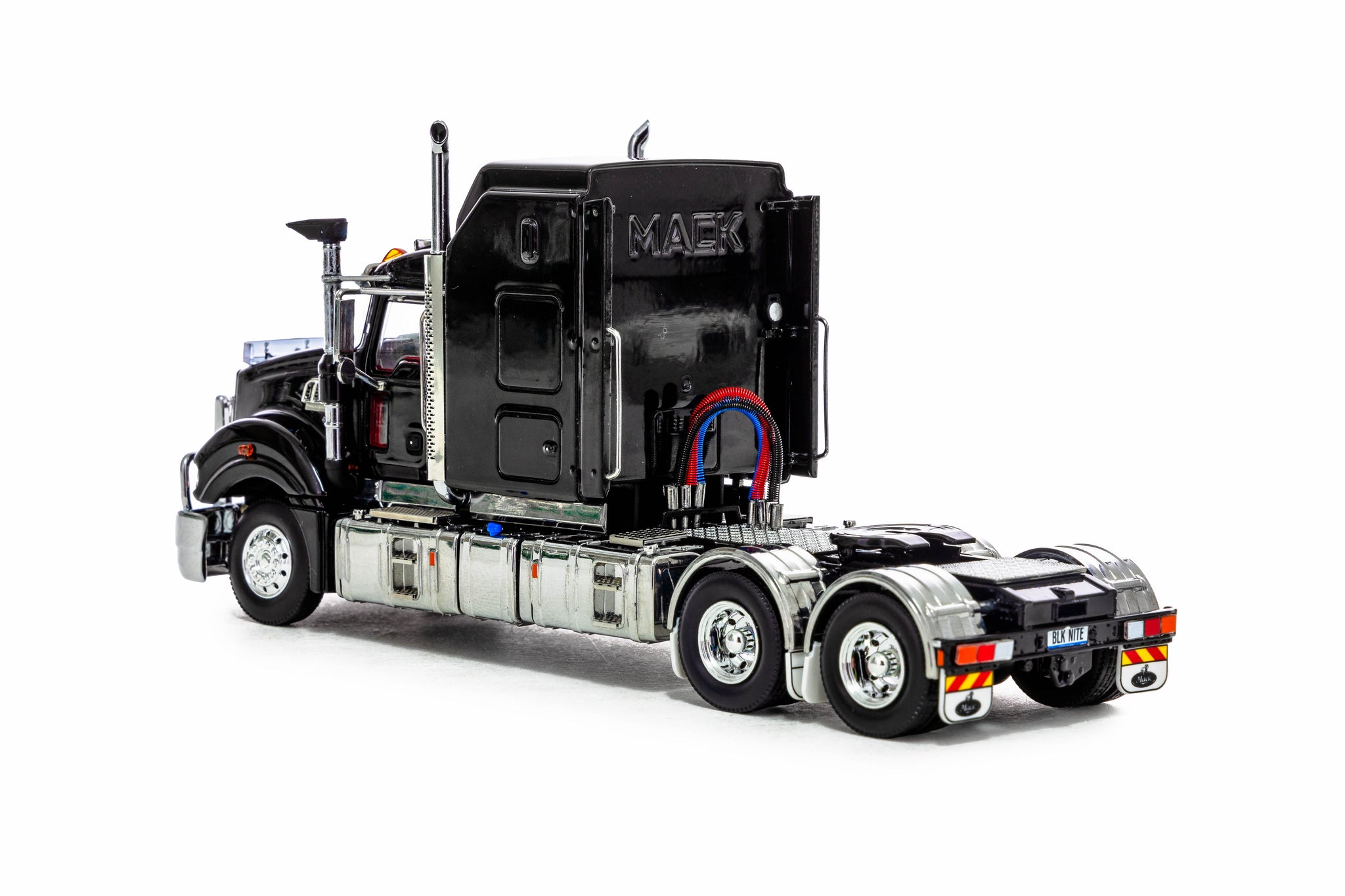 1:50 Mack Late Edition SuperLiner -- Black -- Drake Truck Z01516