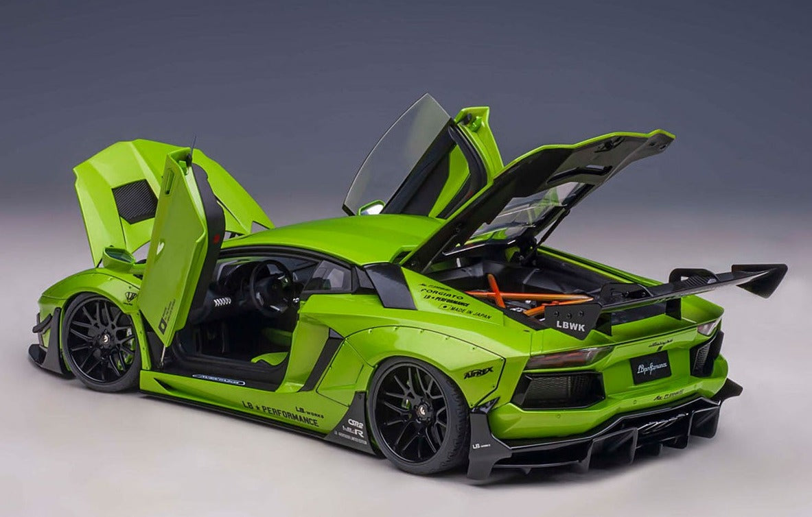 1:18 Lamborghini Aventador Liberty Walk LB-Works -- Pearl Green -- AUT