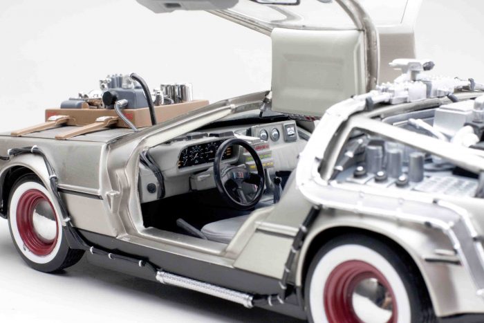 1:18 Back to the Future 3 -- Delorean Time Machine -- Sunstar
