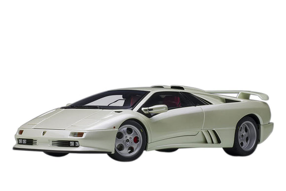 (Pre-Order) 1:18 Lamborghini Diablo SE JOTA -- Impact White -- AUTOart
