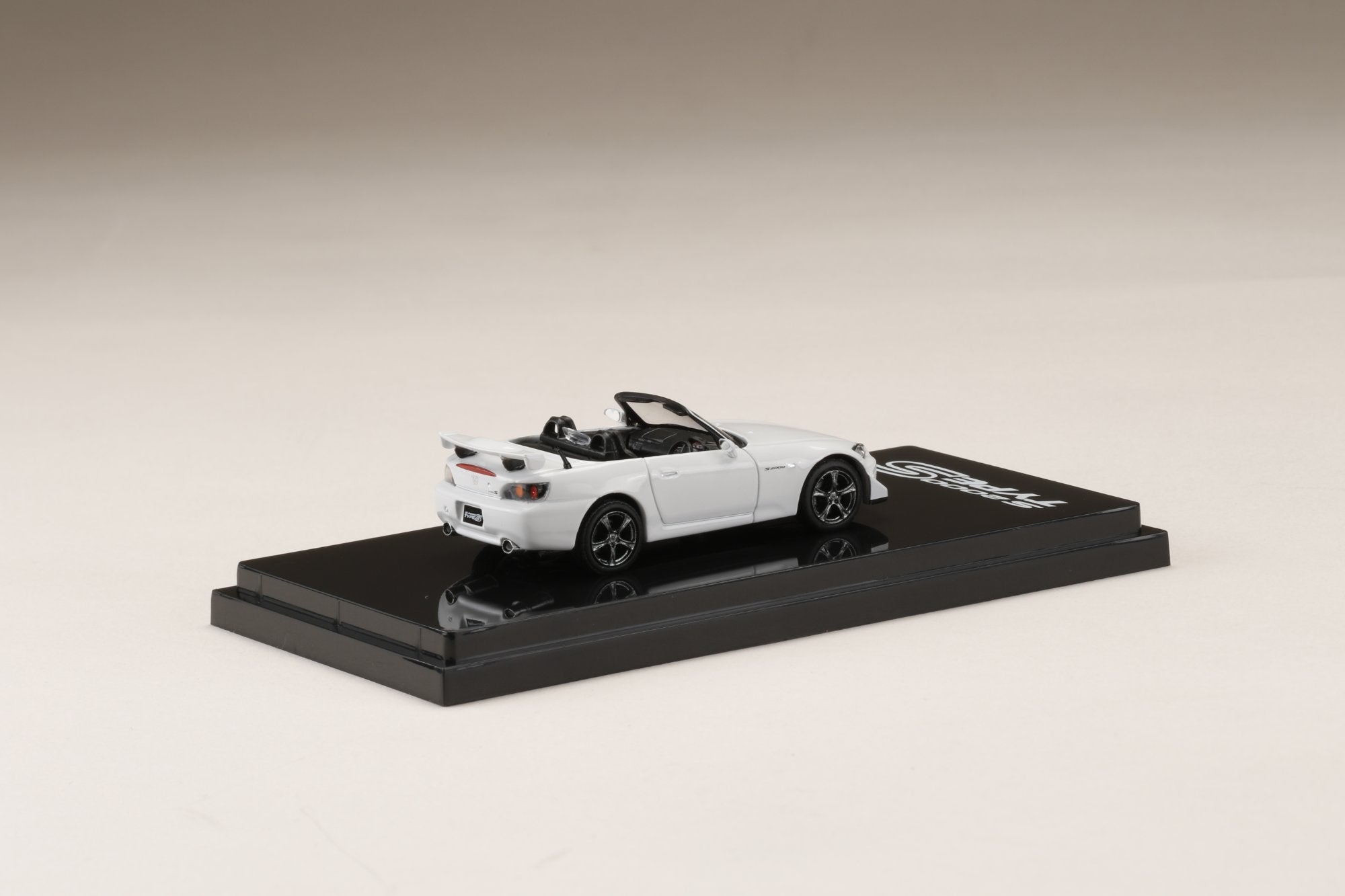 1:64 Honda S2000 Type S (AP2) -- Grand Prix White -- Hobby Japan