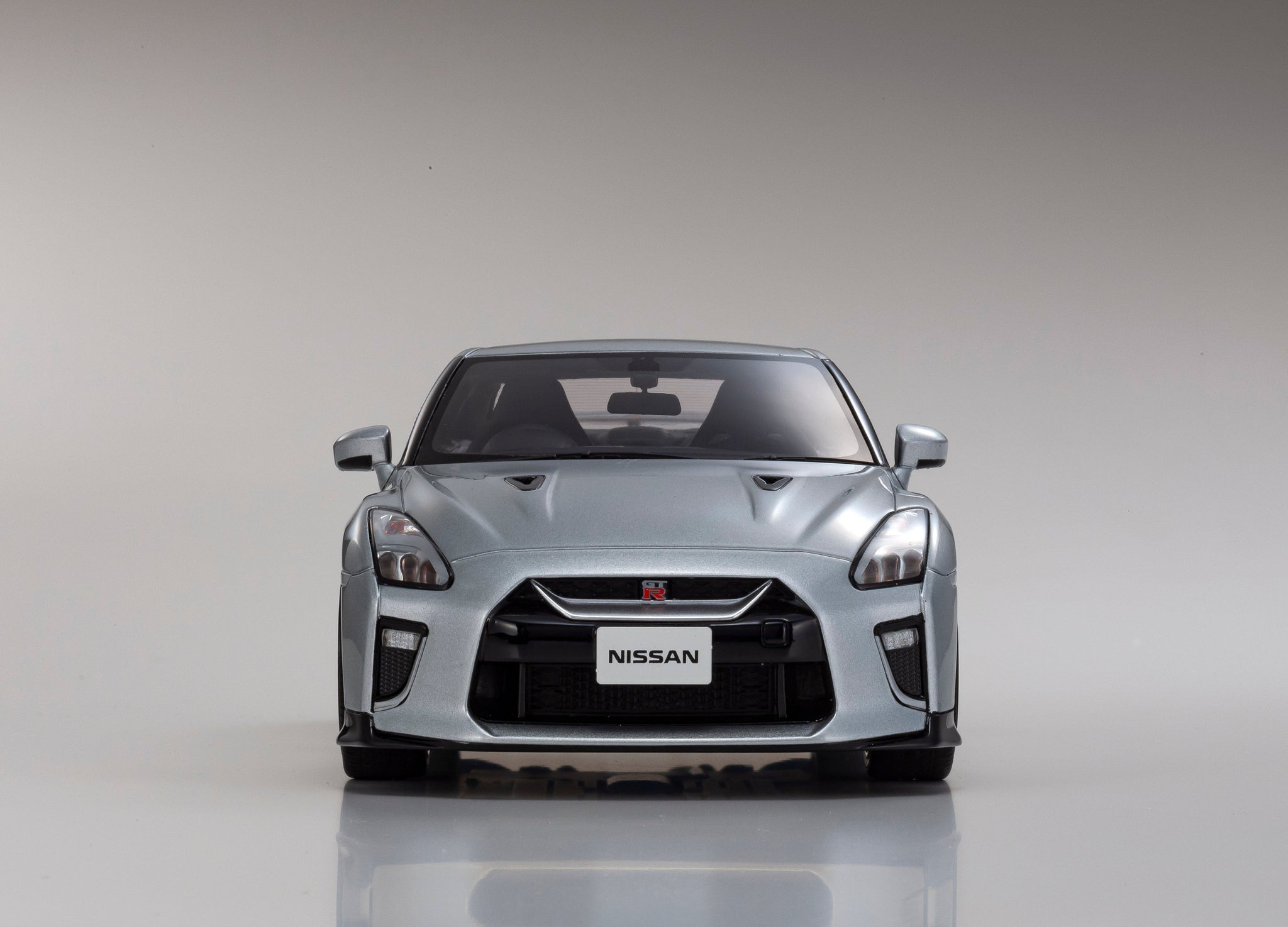 1:18 2020 Nissan GT-R R35 -- Silver -- Kyosho Samurai