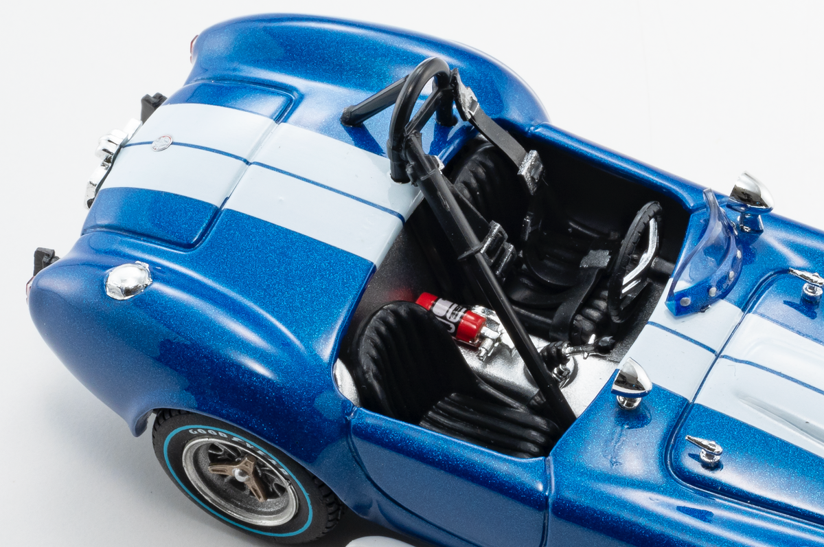 1:43 Shelby Cobra 427 S/C w/Racing Windscreen -- Dark Blue/White -- Ky