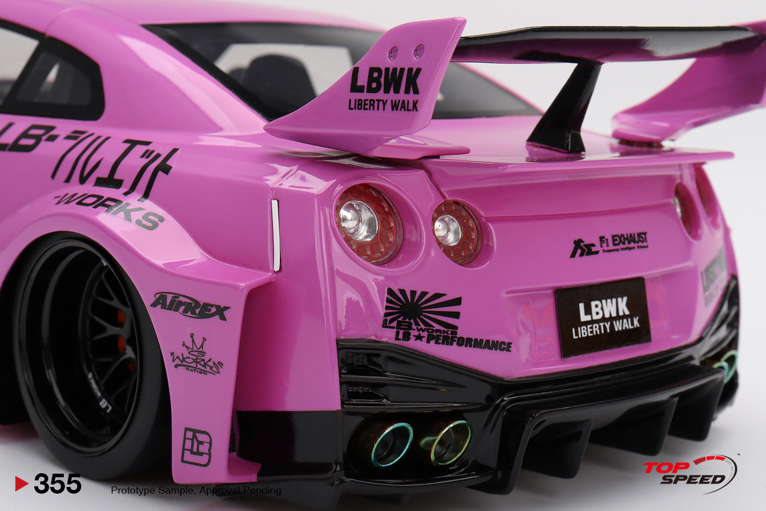 1:18 Nissan R35 GT-RR Ver.1 -- Pink 