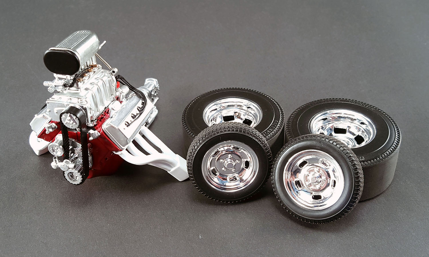 1:18 1940/41 Willys Gasser -- Diecast Build-It-Yourself Kit