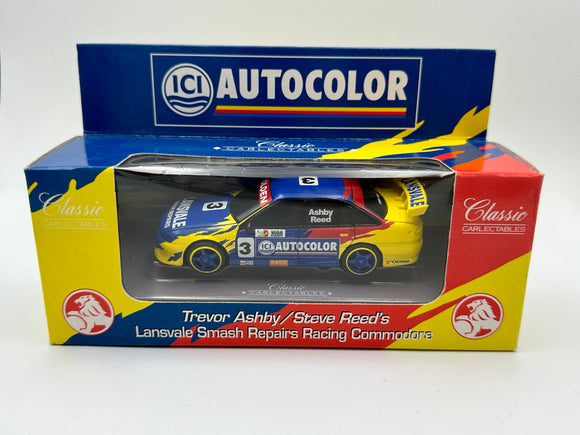 1:43 1997 Ashby/Reed -- Holden VS Commodore -- Classic Carlectables
