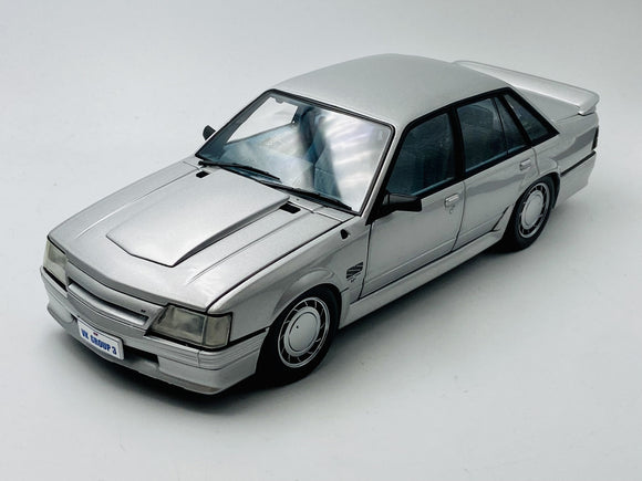 1:18 Holden HDT VK SS Group Three -- Asteroid Silver -- Biante