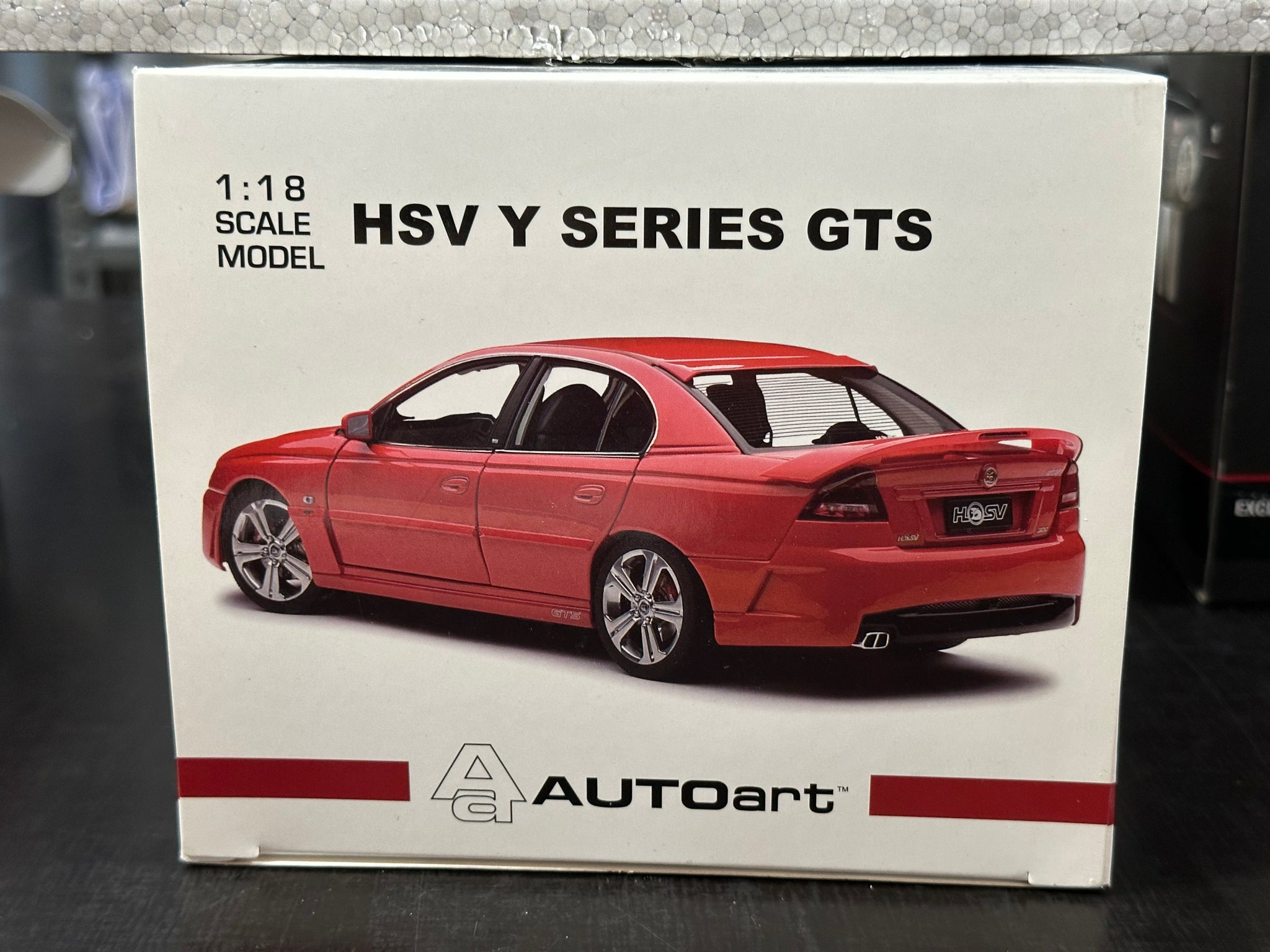1:18 HSV Y Series GTS -- Sting Red -- Biante/AUTOart