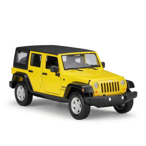 1:24 2015 Jeep Wrangler Unlimited -- Yellow w/Black Top -- Maisto