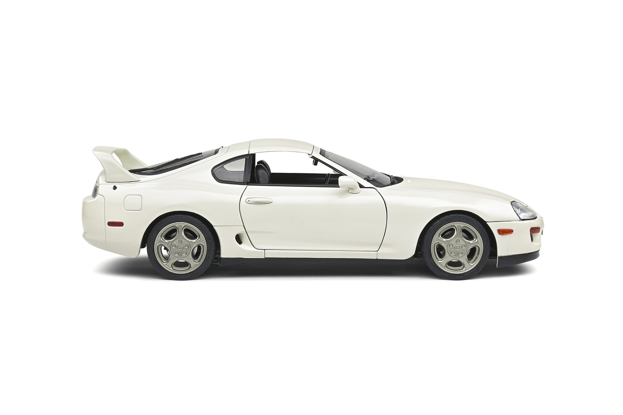 1:18 1993 Toyota Supra MK4 (A80) -- Super White -- Solido